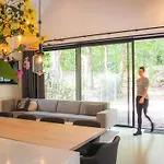 Blooming Hotel