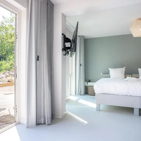 Blooming Hotel 4*