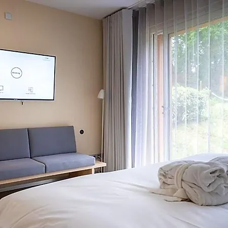 Blooming فندق 4*