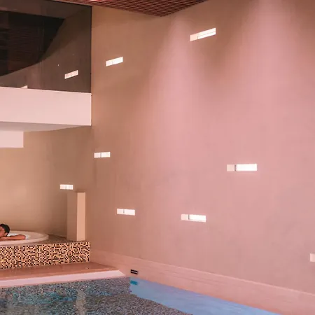 Blooming Hotel 4*